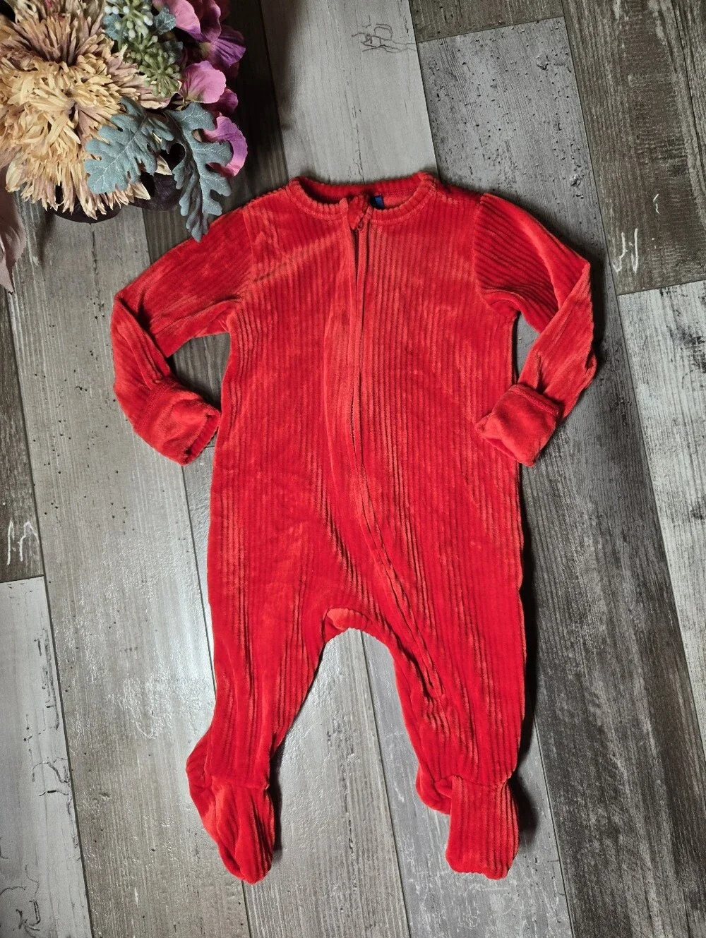 Old Navy Red Ribbed Fleece-Lined Footed One-Piece Pajamas Size 3-6M Baby NWOT
